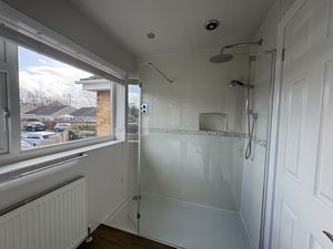 EN SUITE- click for photo gallery